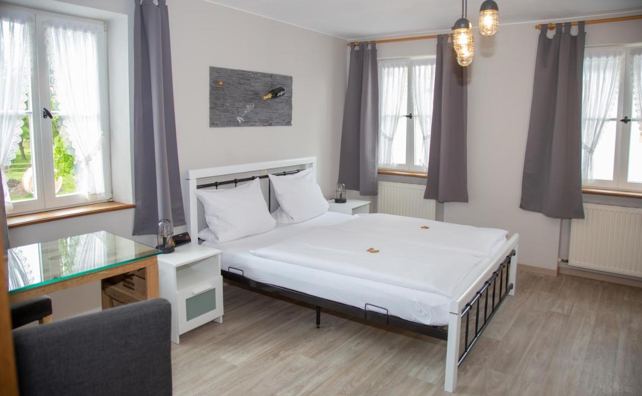 Weinhaus Kurtrierer Hof Hotel Leiwen Luaran gambar
