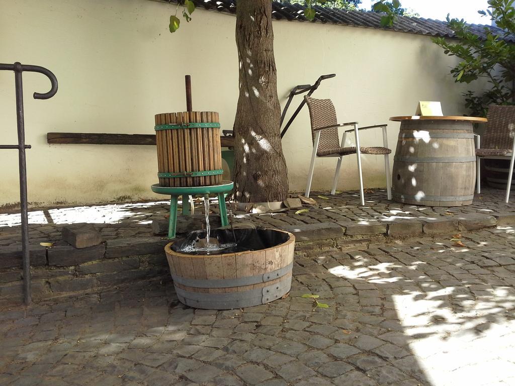 Weinhaus Kurtrierer Hof Hotel Leiwen Luaran gambar